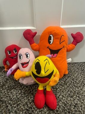 Vintage Y2K Pac-Man Plushies